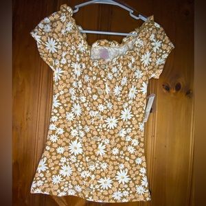 NWT No Boundaries floral top